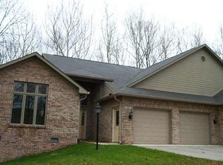 1665 N Walnut Trce, Greenfield, IN 46140