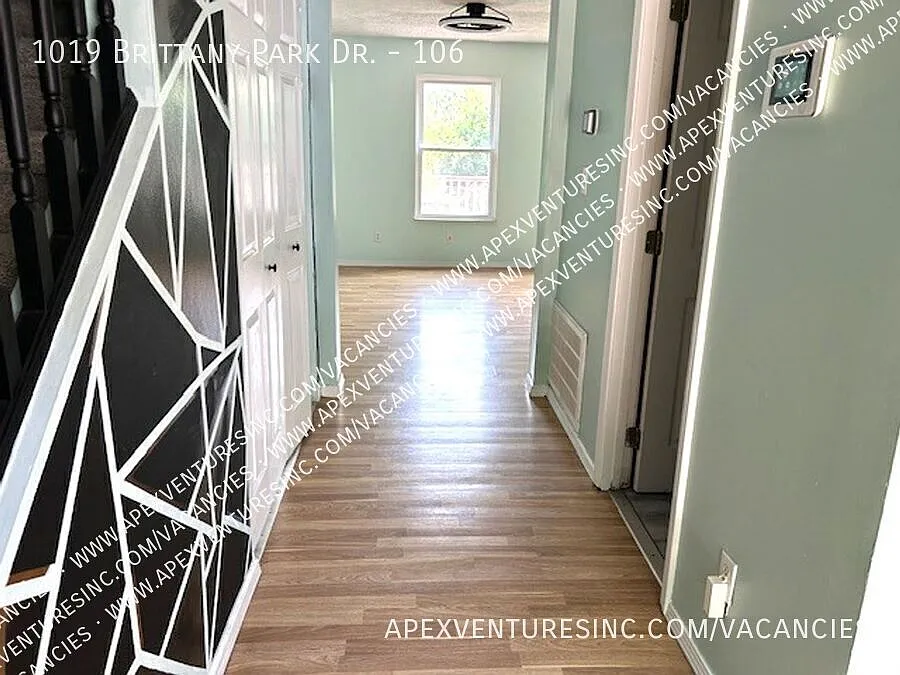 Nice 2 bedroom 2 bath home — Photo 2