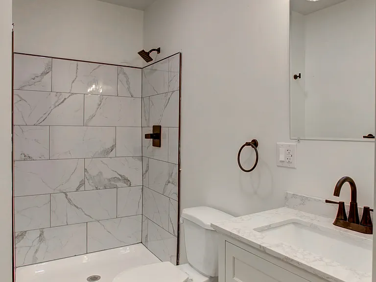 11 E Walnut St #2 — Photo 6