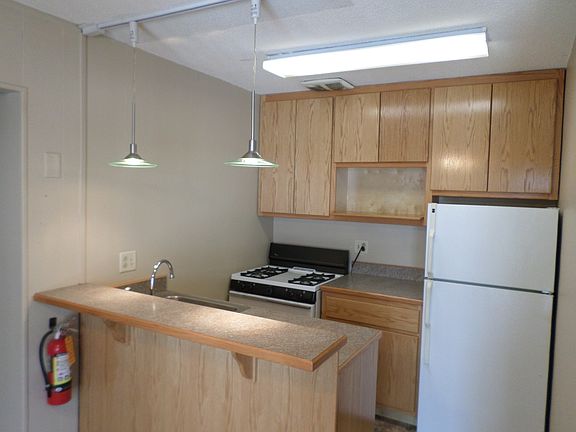 3rd image of 1722 Laramie St Unit 11