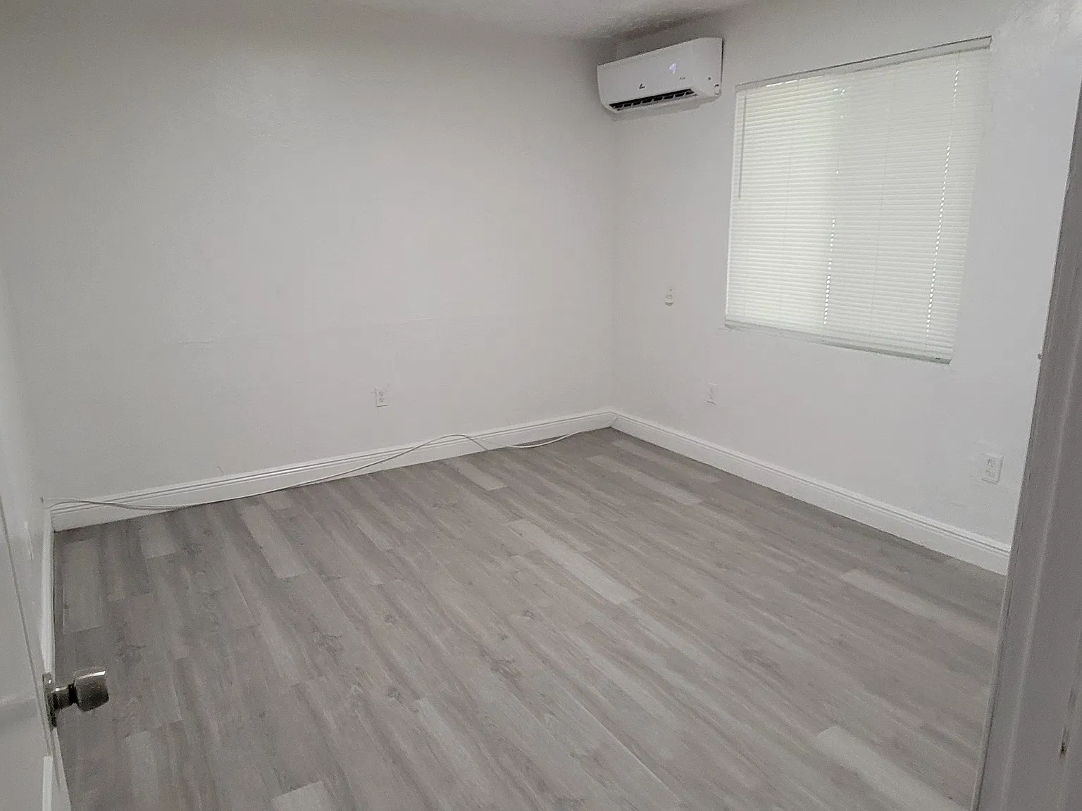 738 NE 86th St — Photo 3