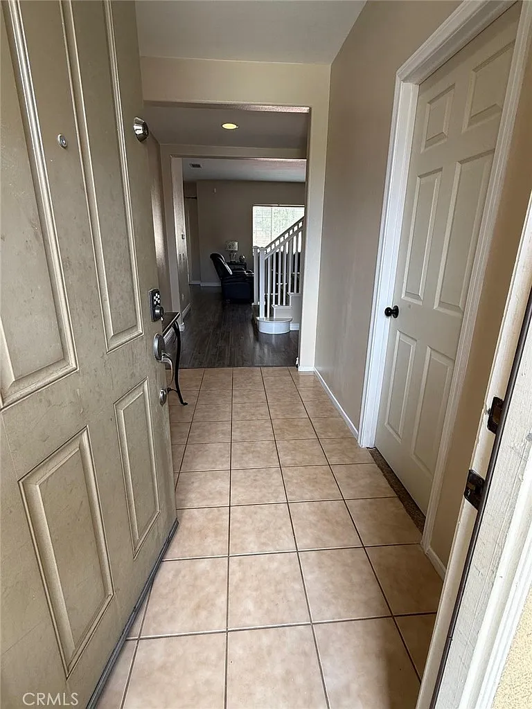 3 bed, 2707 sqft, $3,500 — Photo 4