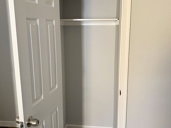 3rd image of 133 E Roosevelt Blvd APT 4