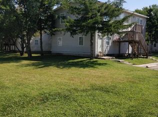 1008 Kim St APT C, Halstead, KS 67056