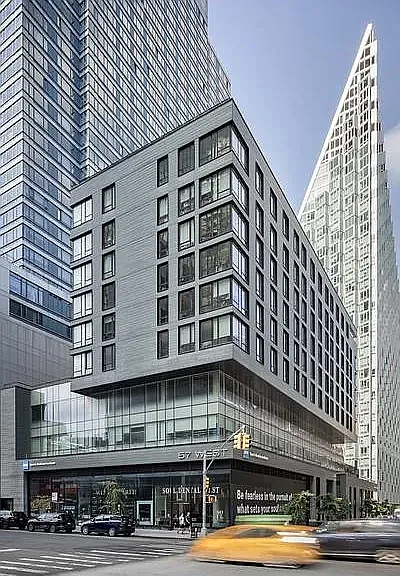 600 W 58th St #5K — Photo 16