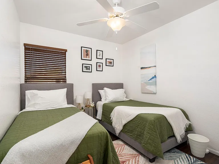 3911 E Dahlia Dr — Photo 9