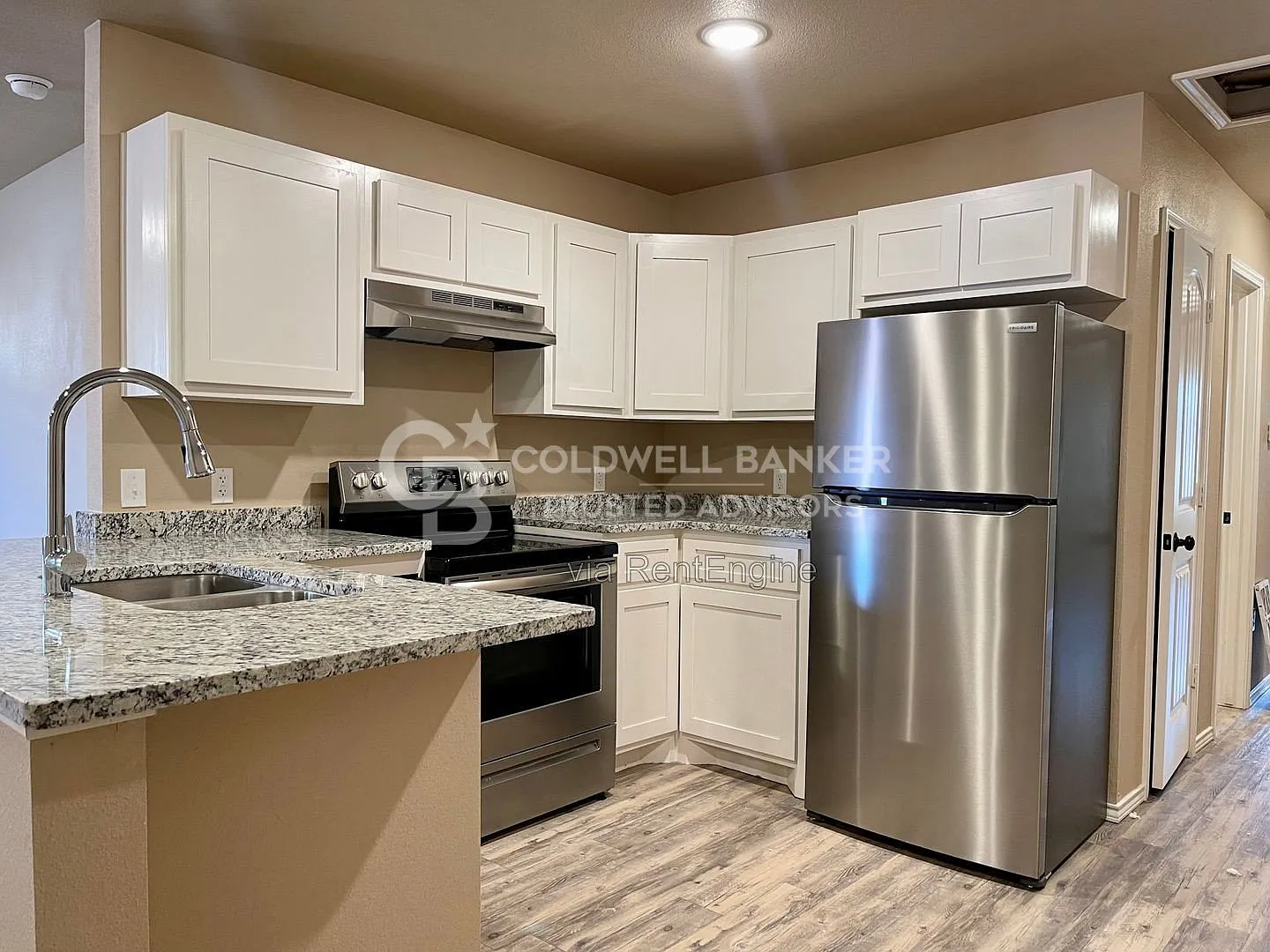 3 bed, 2.0 bath, 1300 sqft, $1,325 — Photo 4