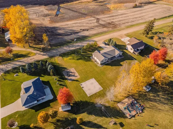 505 W 8th Ave, Osakis, MN 56360