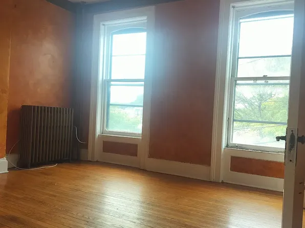 275 Elm St APT 2, Albany, NY 12202