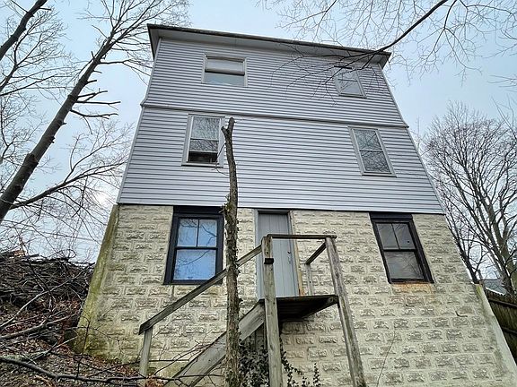 4th image of 73-0 Sachem St