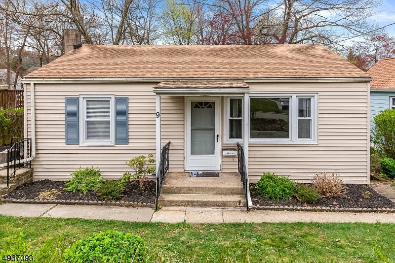 1st image of 9 Brookside Rd