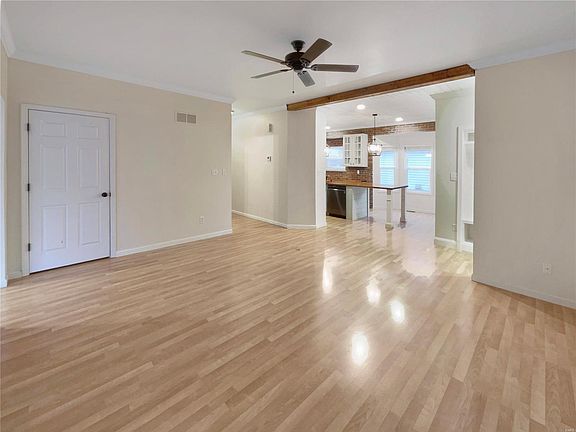 3rd image of 615 Summer Stone Dr