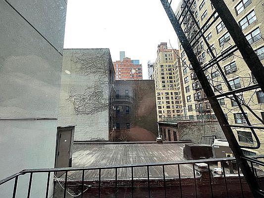 4th image of 442 10th Ave APT 4RR