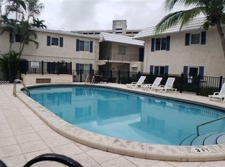 8607 SW 68th Ct APT 24, Pinecrest, FL 33156