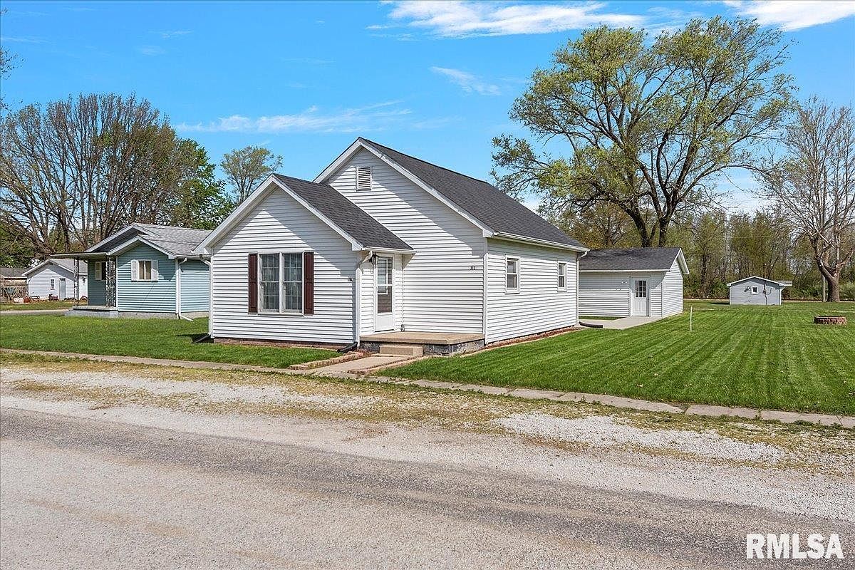 312 Mason St, Tovey, IL 62570 Zillow