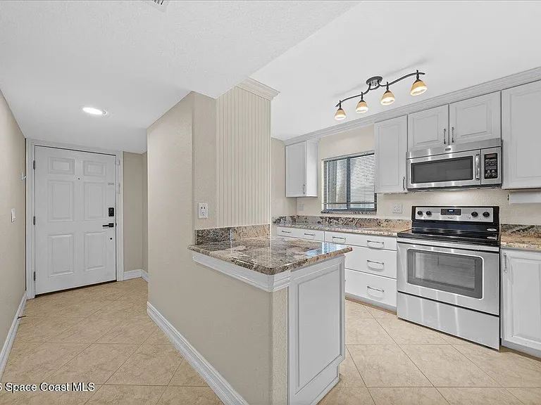 555 Jackson Ave #201 — Photo 7