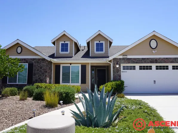9403 Mountain Peak Ln, Shafter, CA 93263