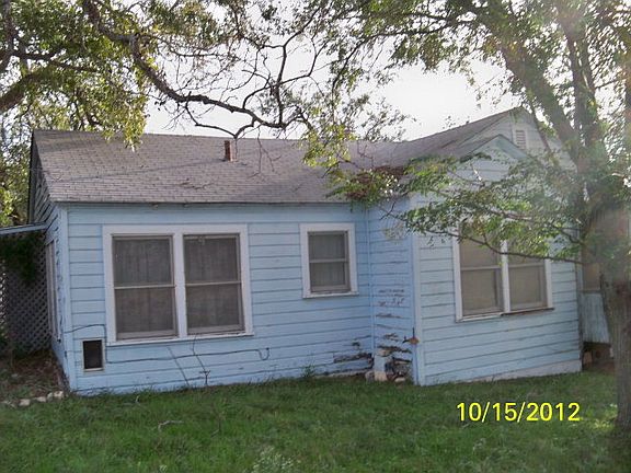3rd image of 1302 Stadium Dr