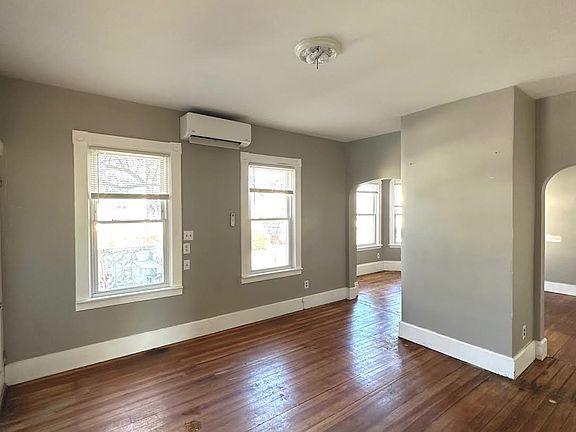 3rd image of 653 Brock Ave #1