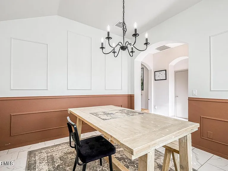 329 Samuel Vista St — Photo 5