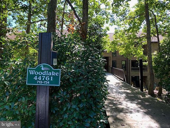4th image of 44761 Woodlake Ct Unit 11B