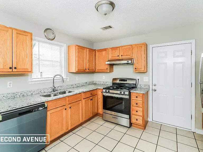 514 Willow Creek Dr — Photo 4