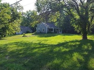 7165 NW Lingley Dr, Parkville, MO 64152