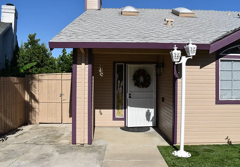 4790 Winona Way — Photo 4