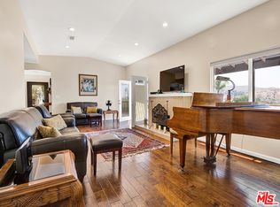 9975 Foothill Blvd, Sylmar, CA 91342