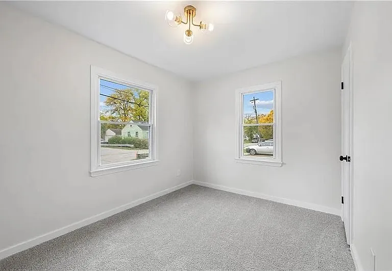 13410 Wainfleet Ave — Photo 9
