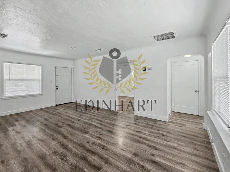 3049 E McKinley Ave — Photo 8
