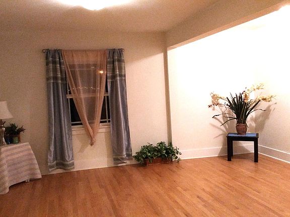 2nd image of 1470 Scott Ave