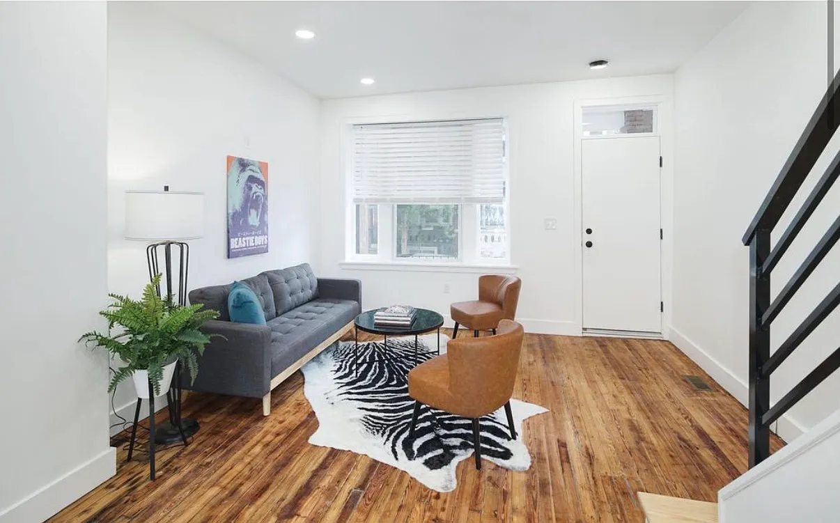 3 bed, 1024 sqft, $1,700 — Photo 2