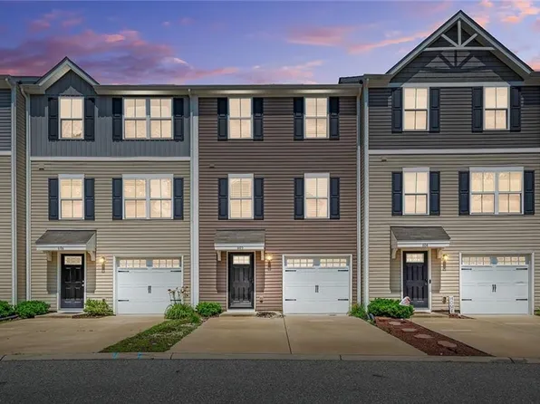 605 Lakeview Cv, Smithfield, VA 23430