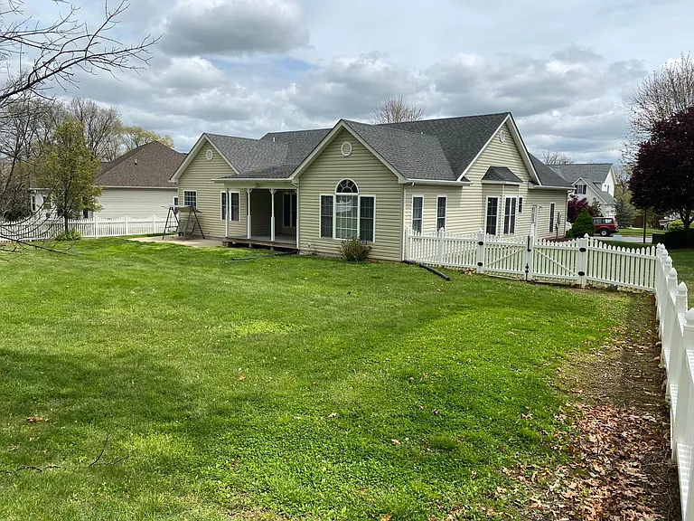 108 Travis Ct — Photo 19