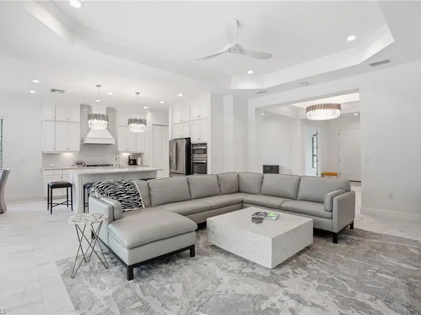 8368 Preserve Point DR, FORT MYERS, FL 33912