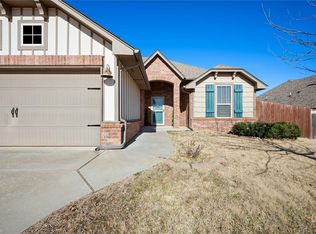 541 Foss Dr, Edmond, OK 73025
