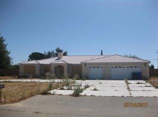 15177 Pirinda Rd, Apple Valley, CA 92307
