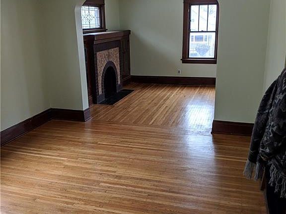 3rd image of 1365 Kensington Ave