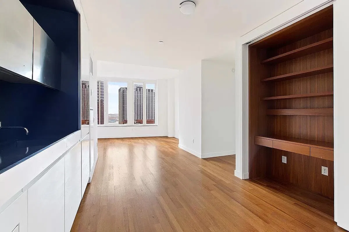 15 William St — Photo 1
