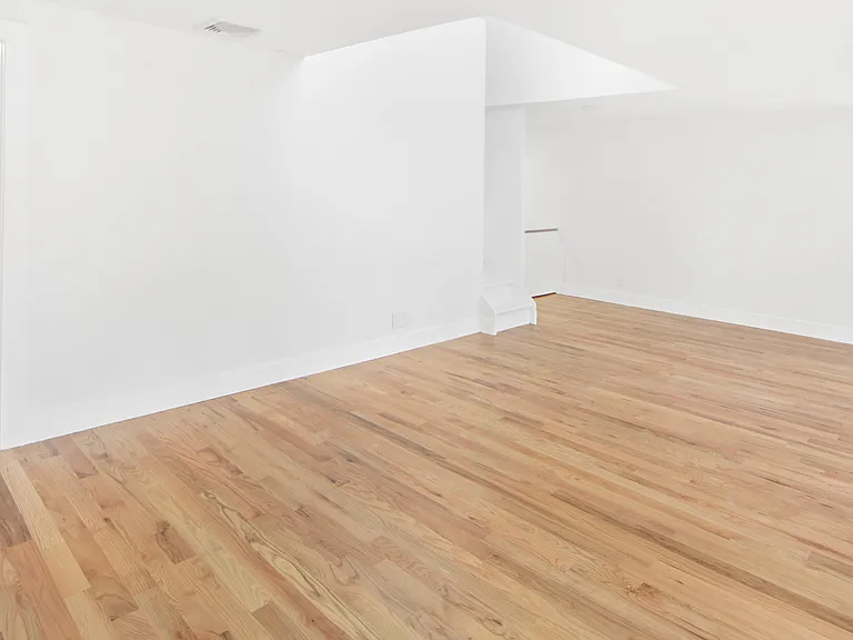 215 E 59th St #CHR — Photo 26