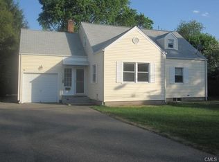 150 Pilgrim Rd, Bridgeport, CT 06610