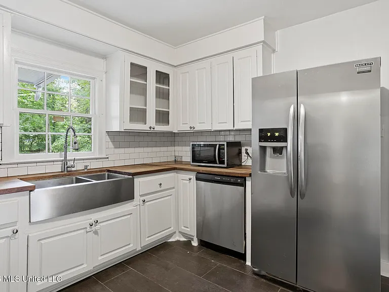 4047 Robin Dr — Photo 15