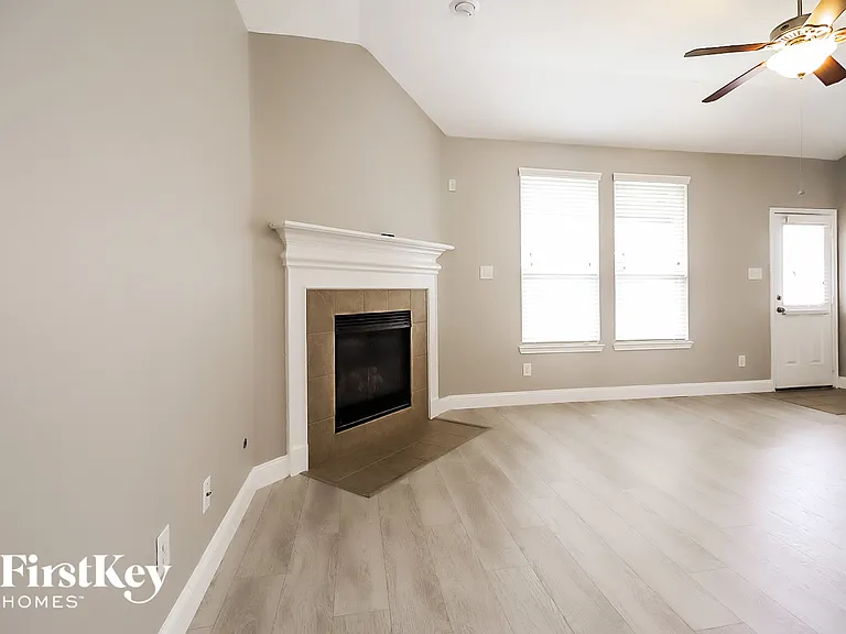 30807 Gardenia Trace Dr — Photo 2