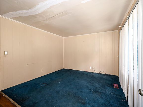 5th image of 1040 6th St W