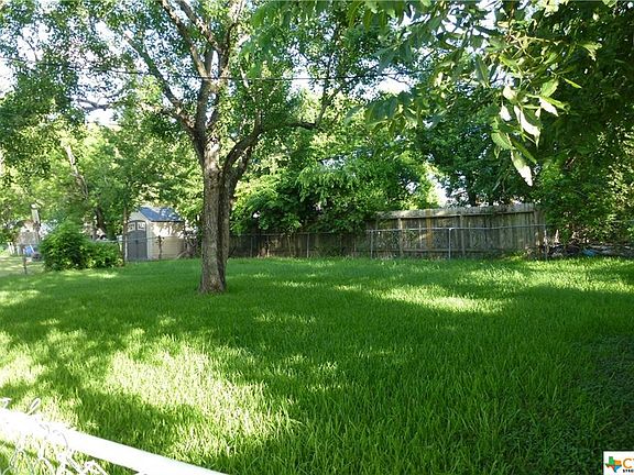 4th image of 3309 Woodlawn St
