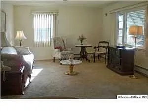 61 Northumberland Dr photo 1