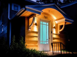 761 N Shore Dr, Benton Harbor, MI 49022