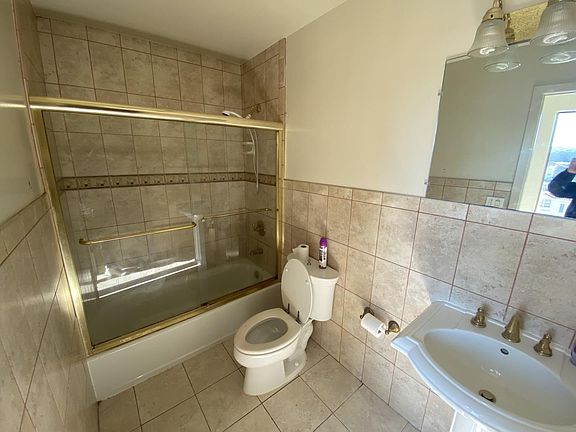 5th image of 291 County St APT D