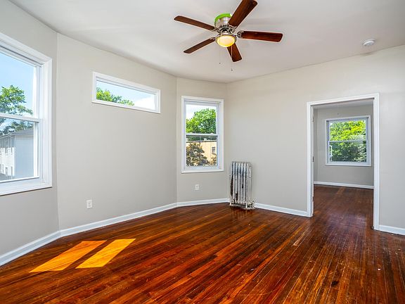 5th image of 322 S Clinton St #1